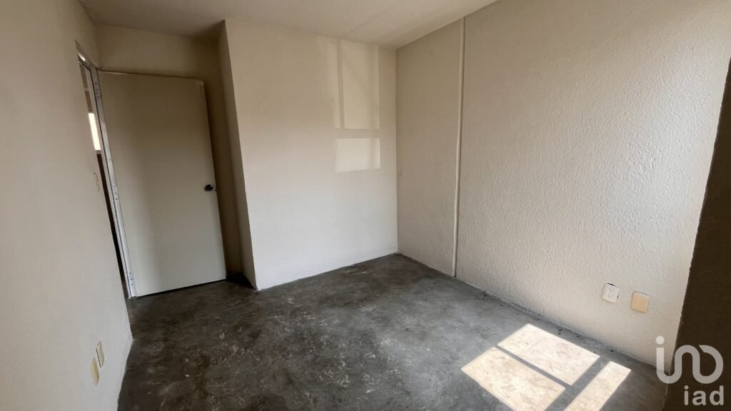 Casa de 2 Niveles dentro de Fraccionamiento en Tecámac, Estado de México