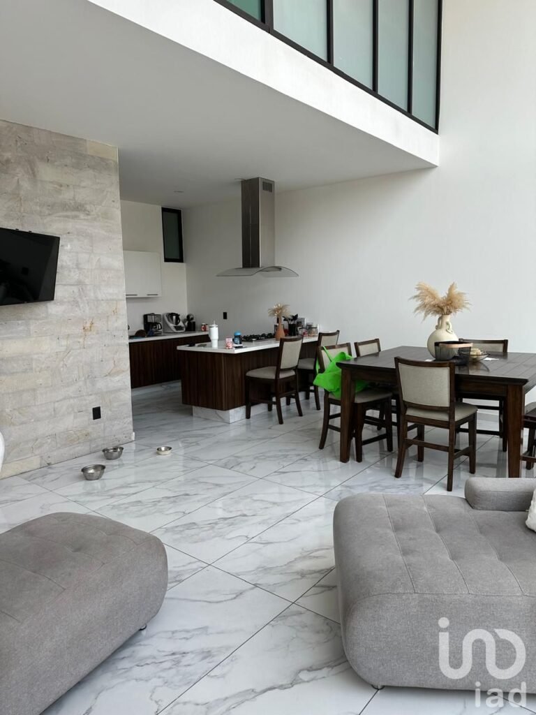 SE VENDE HOGAR FRACCIONAMIENTO EXCLUSIVO KATANIA SOLO 45 CASAS EN TLAJOMULCO DE ZUÑIGA JALISCO