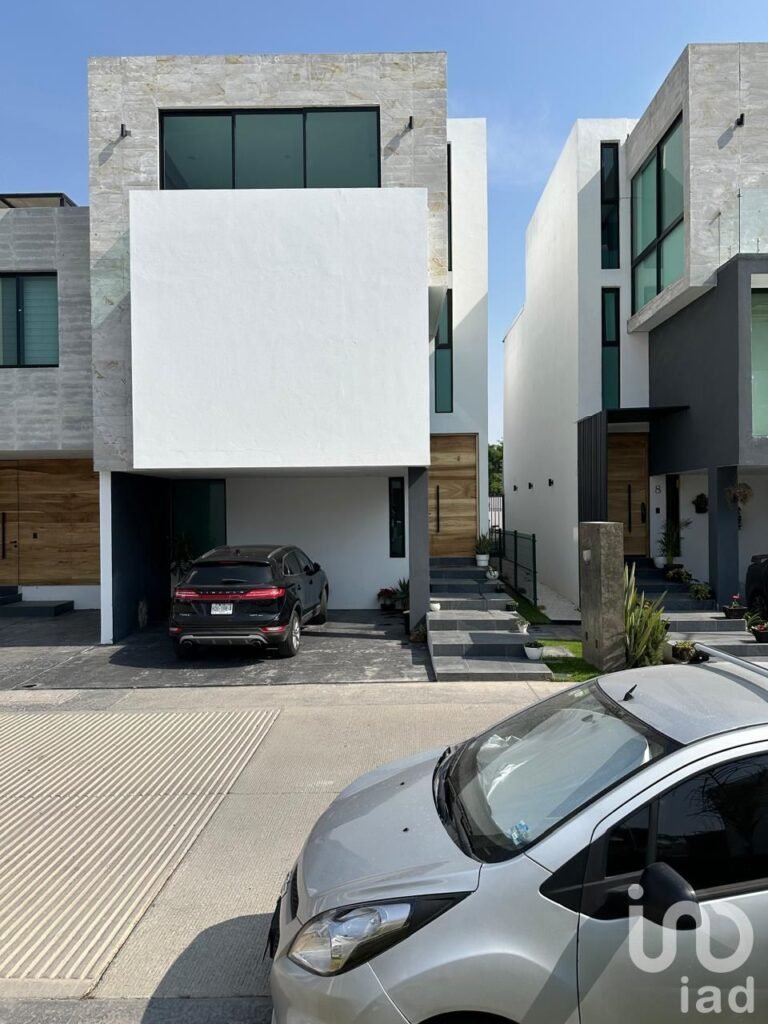 SE VENDE HOGAR FRACCIONAMIENTO EXCLUSIVO KATANIA SOLO 45 CASAS EN TLAJOMULCO DE ZUÑIGA JALISCO