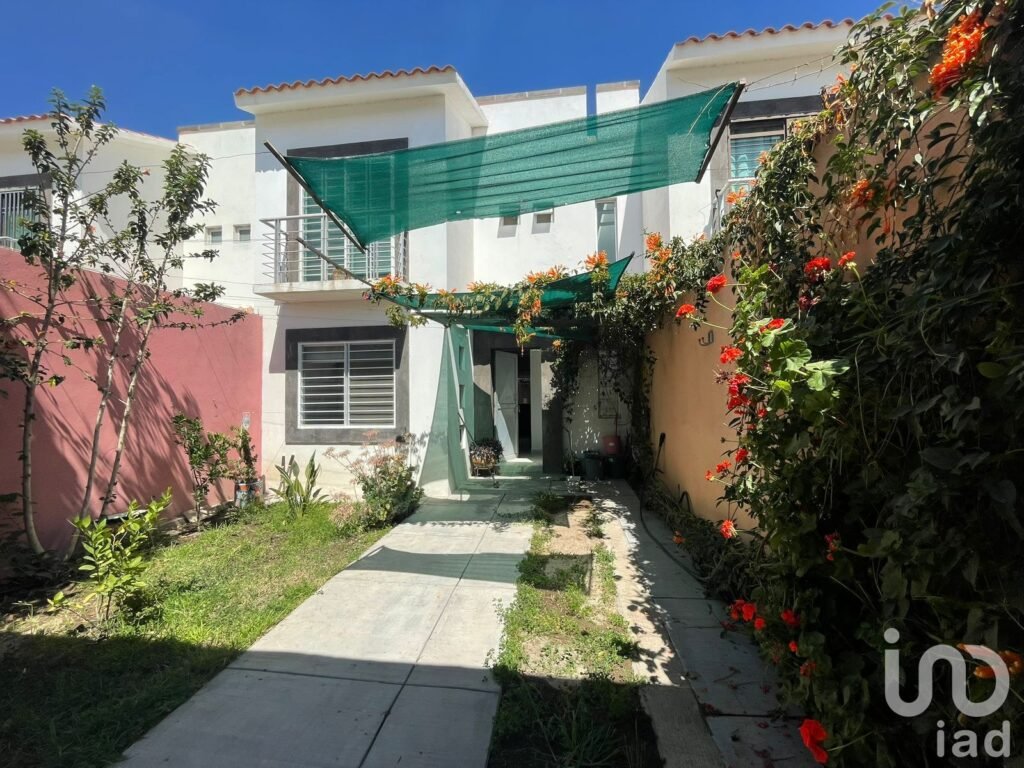 CASA EN VENTA EN RESIDENCIAL BUGAMBILIAS, SOLEDAD, SLP.