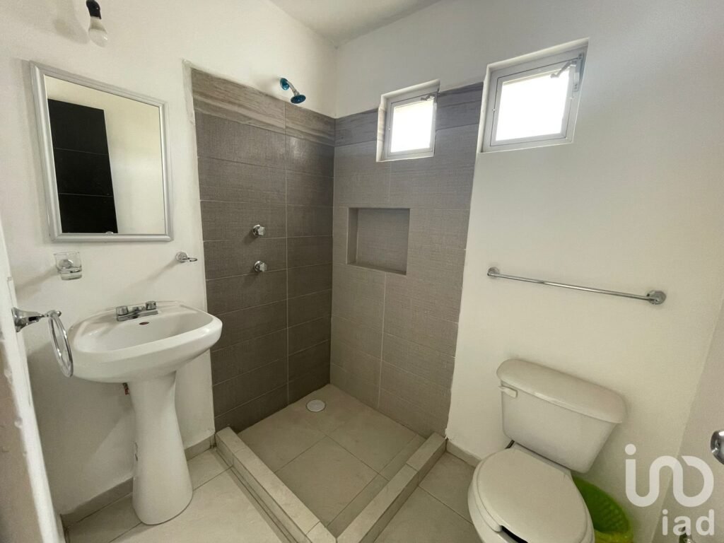 CASA EN VENTA EN RESIDENCIAL BUGAMBILIAS, SOLEDAD, SLP.