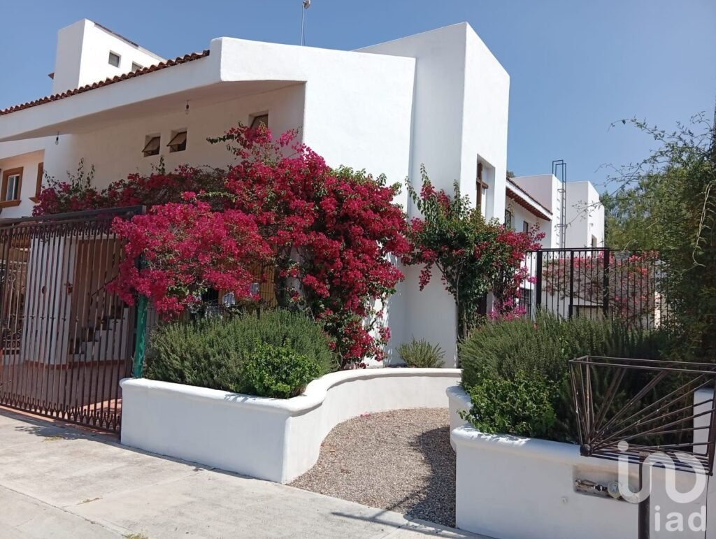 Casa  en  venta  la  Corregidora  Qro