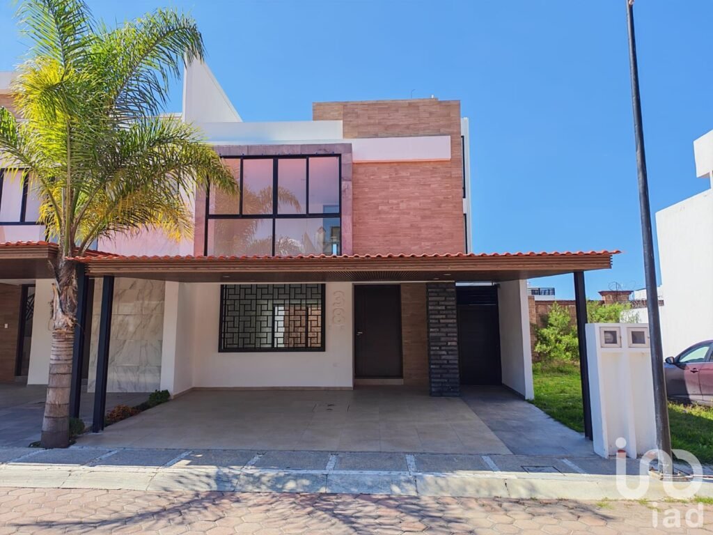 RESIDENCIA EN VENTA Fracc. El Encanto, Morillotla