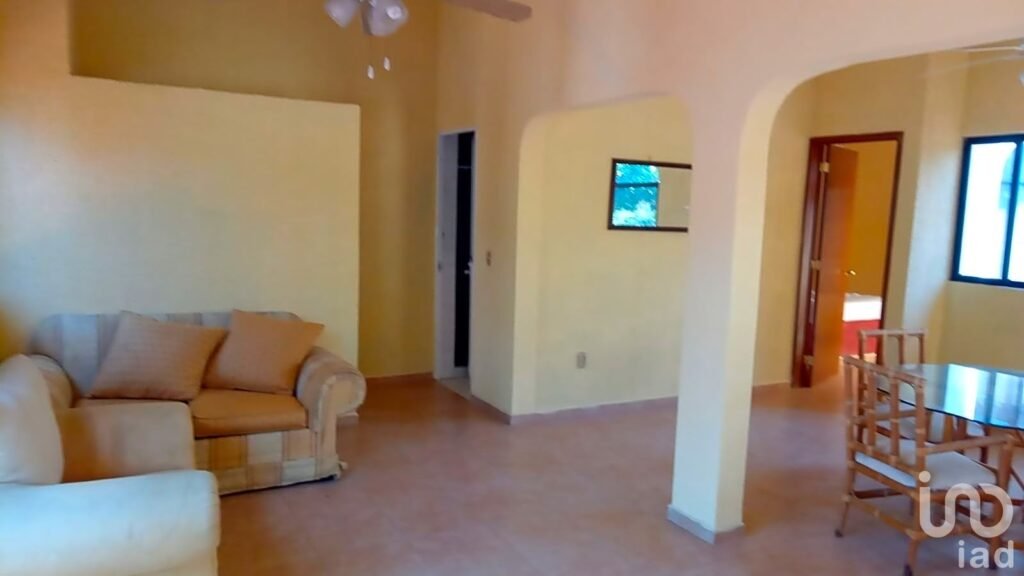 Venta 4070 m2, Alberca grande 5 Bungalows en Tequesquitengo.