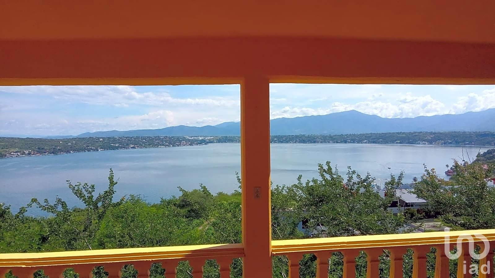 Venta 4070 m2, Alberca grande 5 Bungalows en Tequesquitengo. Venta 4070 m2, Alberca grande 5 Bungalows en Tequesquitengo.