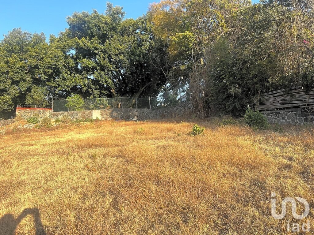 Terreno elevado en Venta en Zona Norte de Cuernavaca – Lomas de Atzingo Precio: $2,300,000