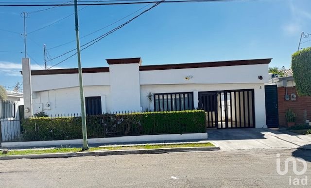 CASA EN VENTA DE UNA PLANTA EN VILLA SATELITE EN HERMOSILLO, SONORA.