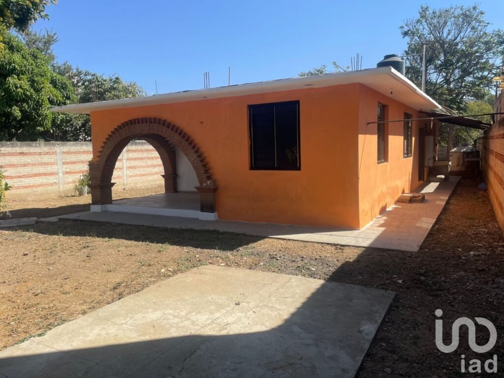 CASA EN VENTA CON PATIO GRANDE EN EL CENTRO DE ÁNIMAS TRUJANO, OAXACA