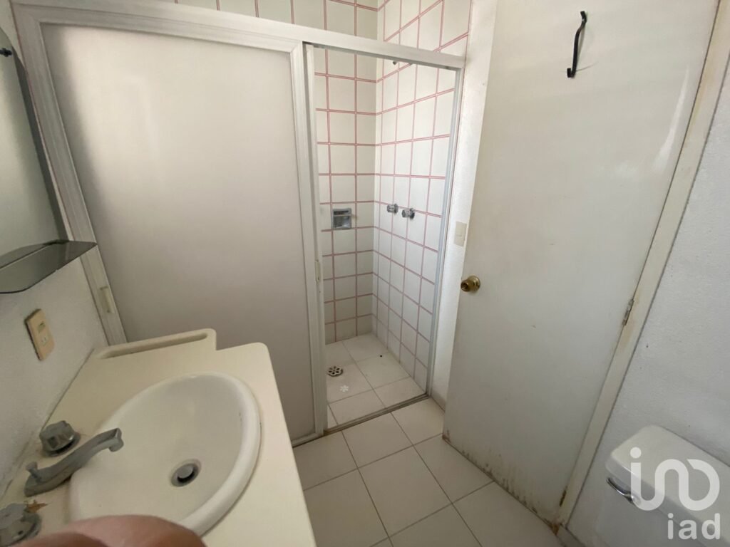 Casa en Venta con Alberca en Fraccionamiento con Vigilancia, Zona Centro Sur, Cuernavaca.