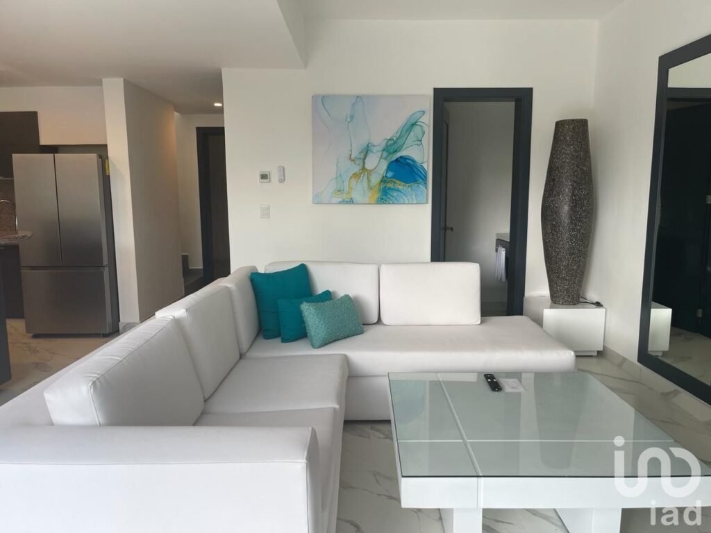 Departamento amueblado, en resort de lujo, con acceso a la playa en Playa del Carmen.