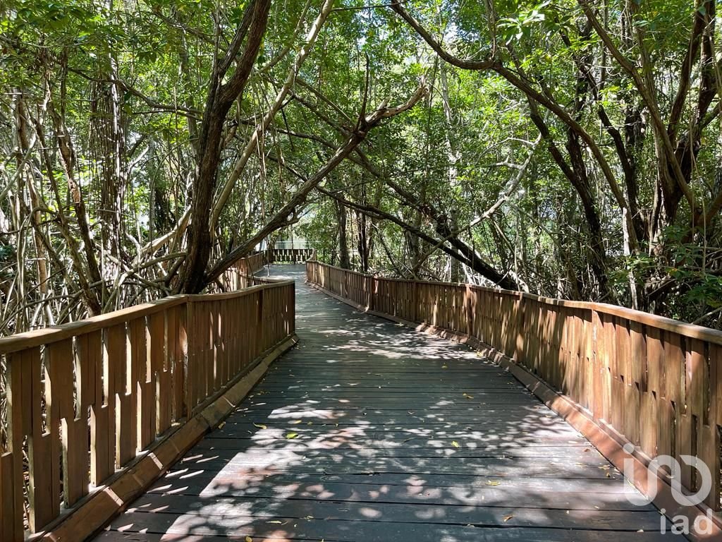 Departamento amueblado, en resort de lujo, con acceso a la playa en Playa del Carmen.