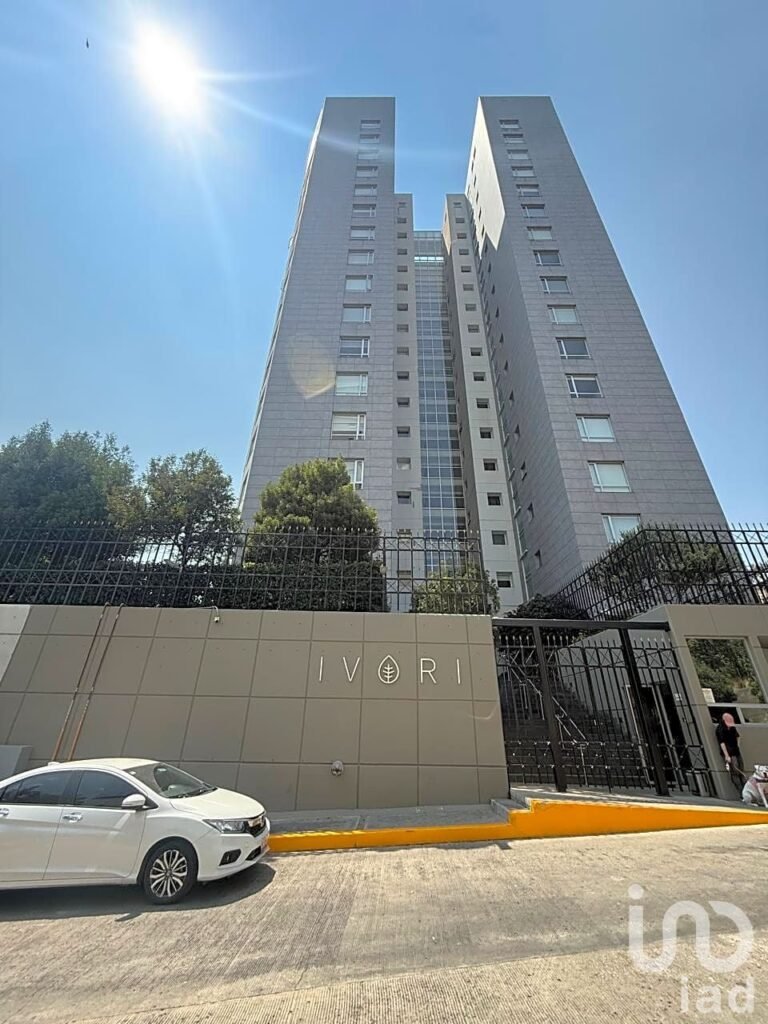 RESIDENCIAL, BOSQUES DE LOMAS VERDES