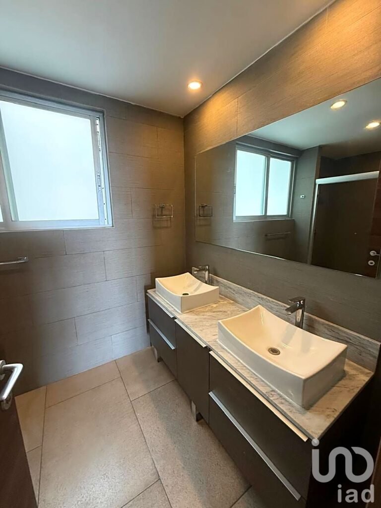 RESIDENCIAL, BOSQUES DE LOMAS VERDES