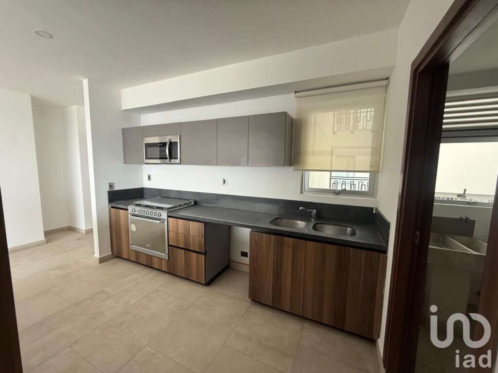 RESIDENCIAL, BOSQUES DE LOMAS VERDES