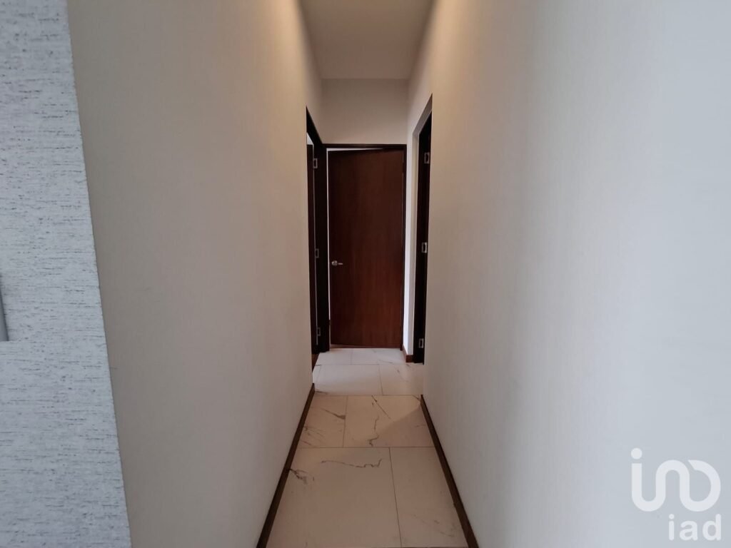 RENTA DEPARTAMENTO EN GRAND TOWER CERNTENARIO LISTO PARA HABITAR