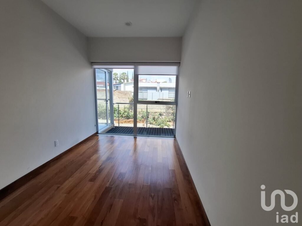 RENTA DEPARTAMENTO EN GRAND TOWER CERNTENARIO LISTO PARA HABITAR