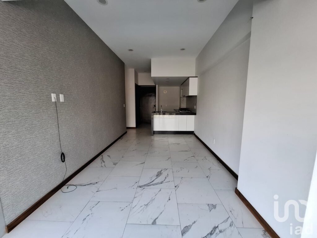 RENTA DEPARTAMENTO EN GRAND TOWER CERNTENARIO LISTO PARA HABITAR