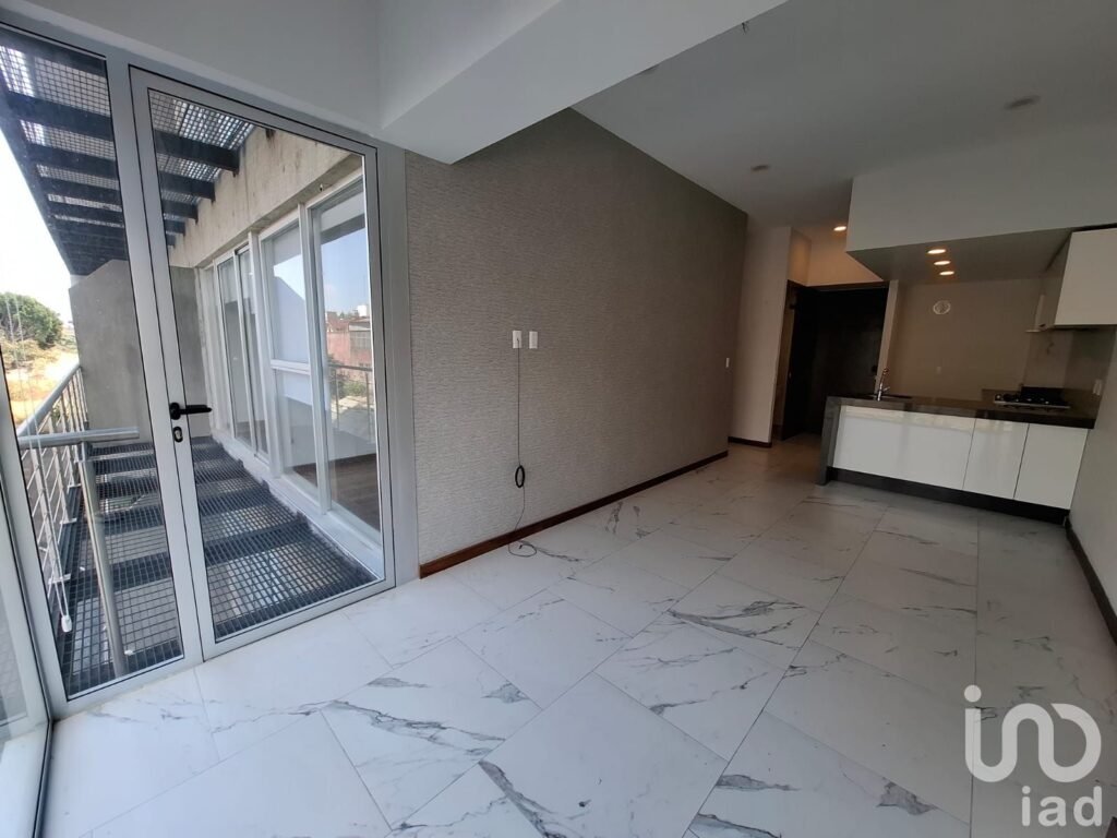 RENTA DEPARTAMENTO EN GRAND TOWER CERNTENARIO LISTO PARA HABITAR