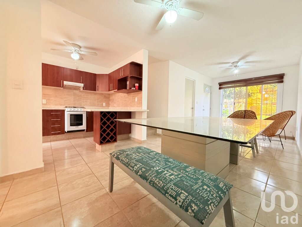 Casa en Venta en Fracc Los Sauces. ¡¡Lista para habitar!!