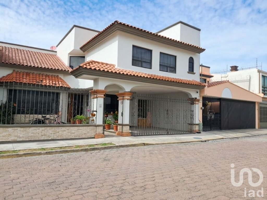 Casa en Venta en Arcos del Sur Puebla - México