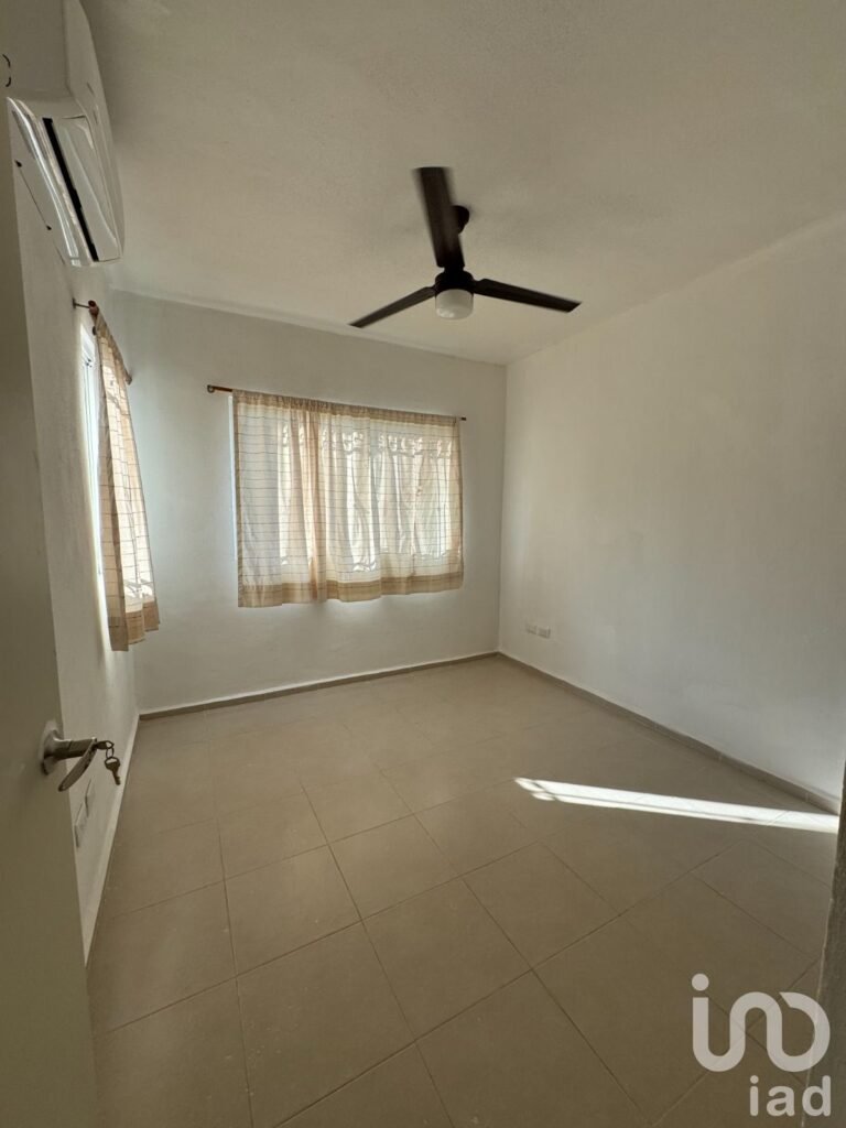 VENDO CASA RESIDENCIAL MARSELLA, PLAYA DEL CARMEN, Q. ROO