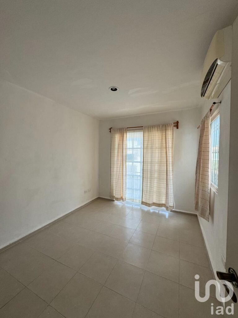 VENDO CASA RESIDENCIAL MARSELLA, PLAYA DEL CARMEN, Q. ROO