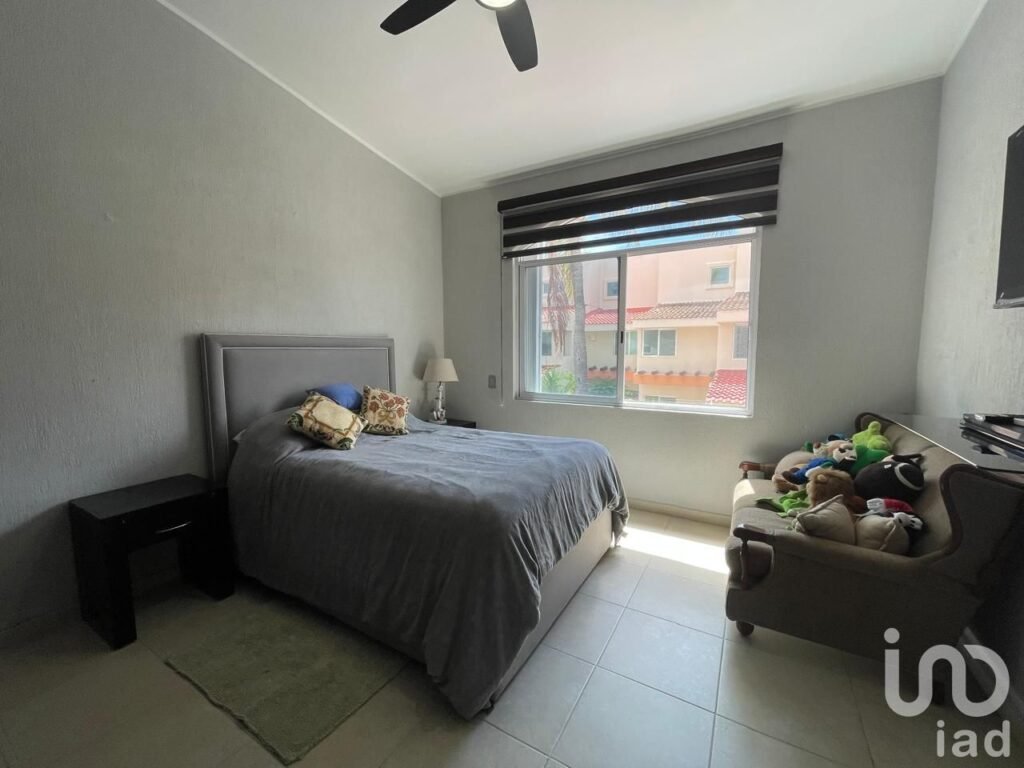 Residencia de 3 niveles en SM17 Cancún | Cerca de Costco | Residencial con alberca