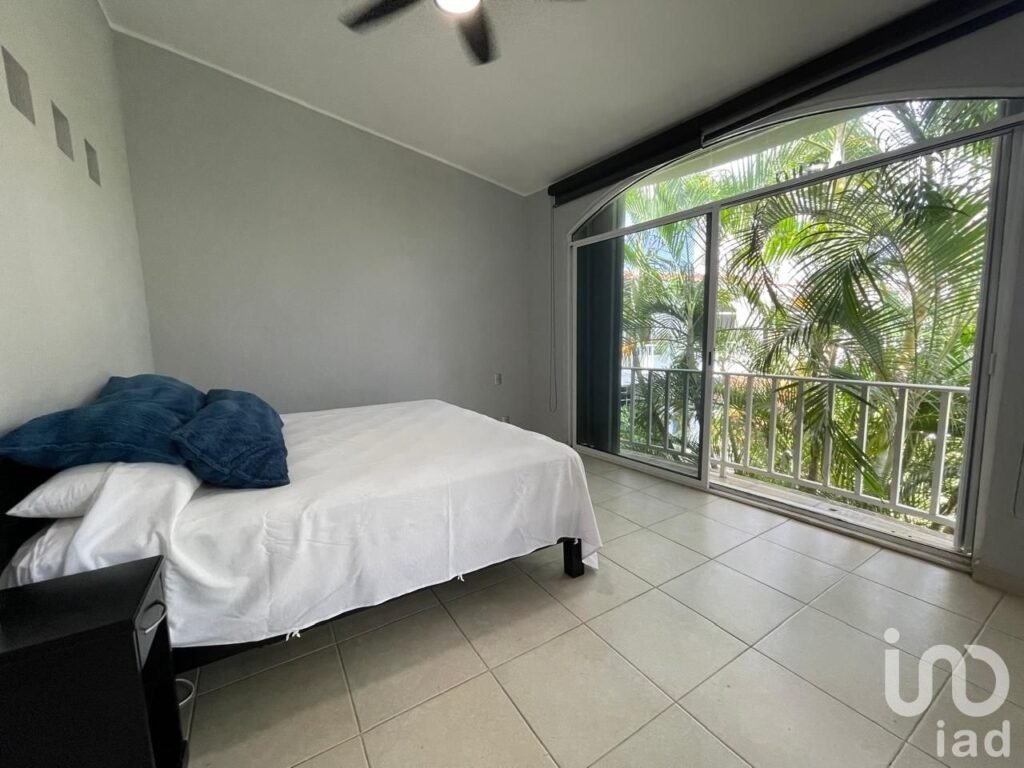 Residencia de 3 niveles en SM17 Cancún | Cerca de Costco | Residencial con alberca