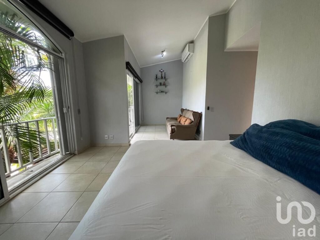 Residencia de 3 niveles en SM17 Cancún | Cerca de Costco | Residencial con alberca