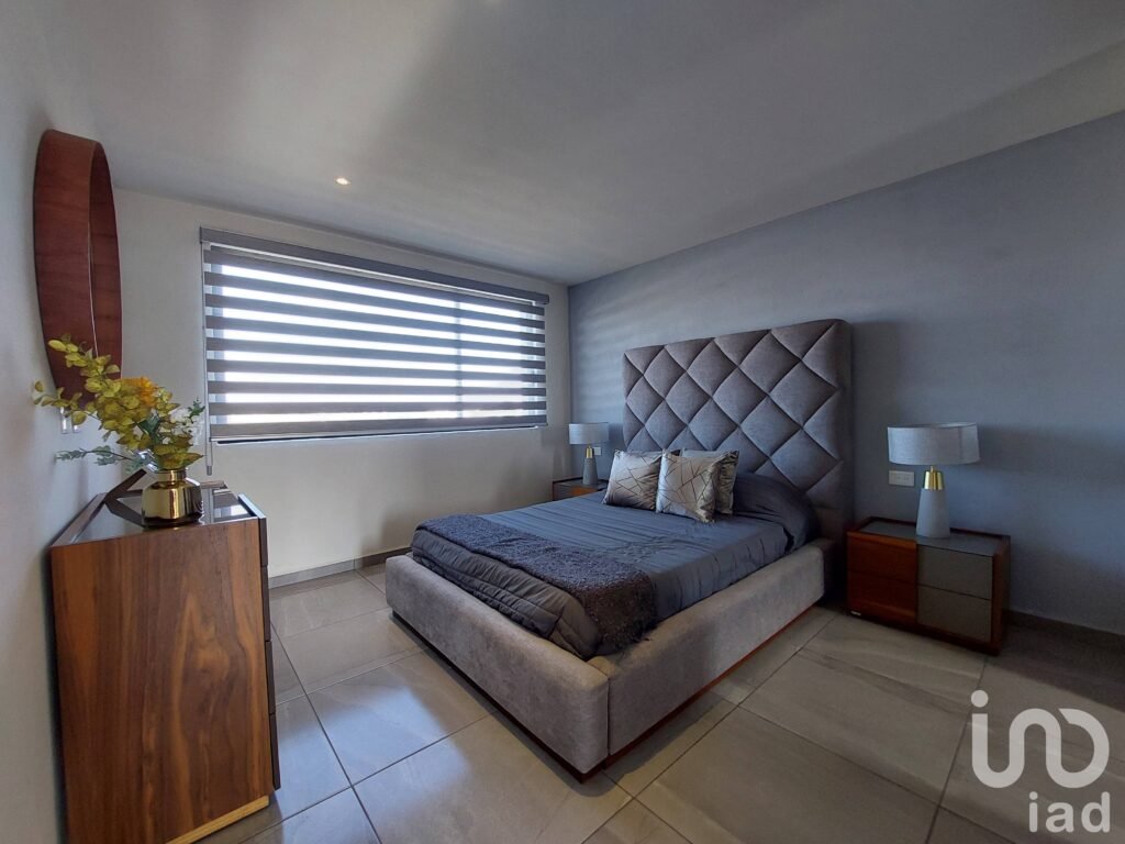 CASA EN VENTA LOMAS DE ANGELOPOLIS III CON PISCINA Y AMENIDADES