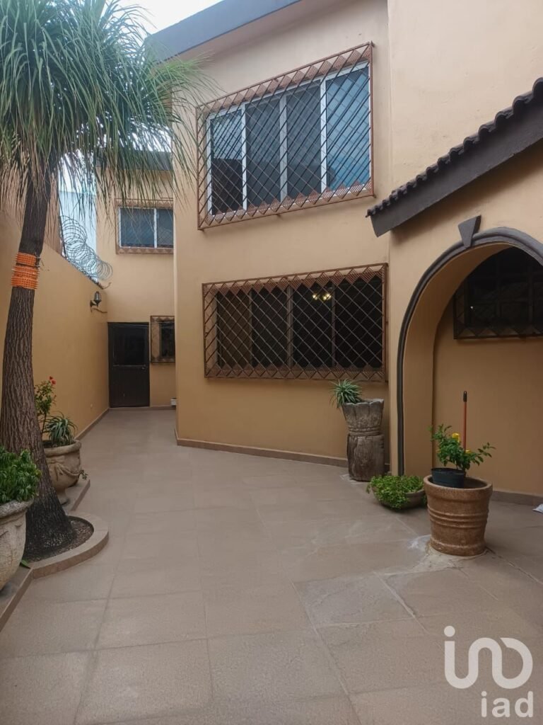 En Venta Excelente Propiedad con Seis Departamentos y Casa Principal Zona Alta Plusvalia Sn Nicolás