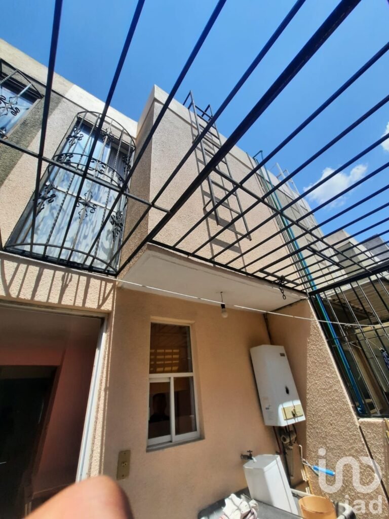 Casa en Venta en Los Heroes III Toluca México