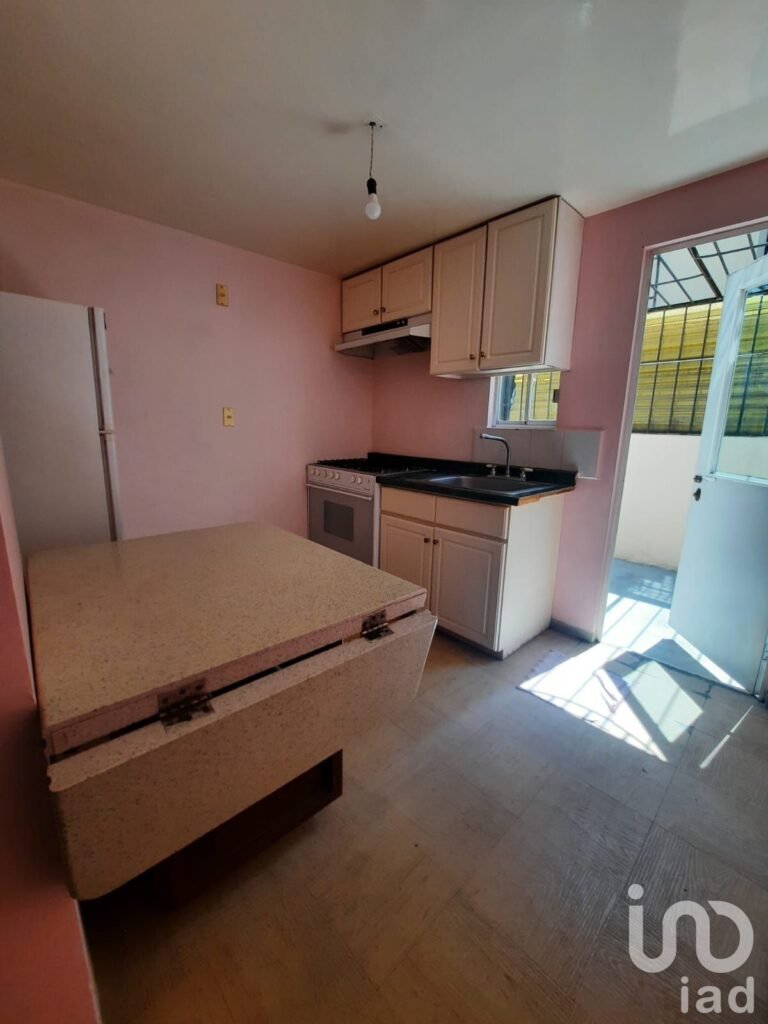 Casa en Venta en Los Heroes III Toluca México