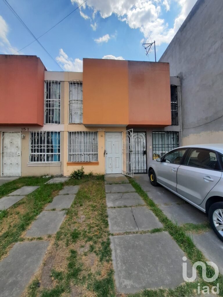 Casa en Venta en Los Heroes III Toluca México
