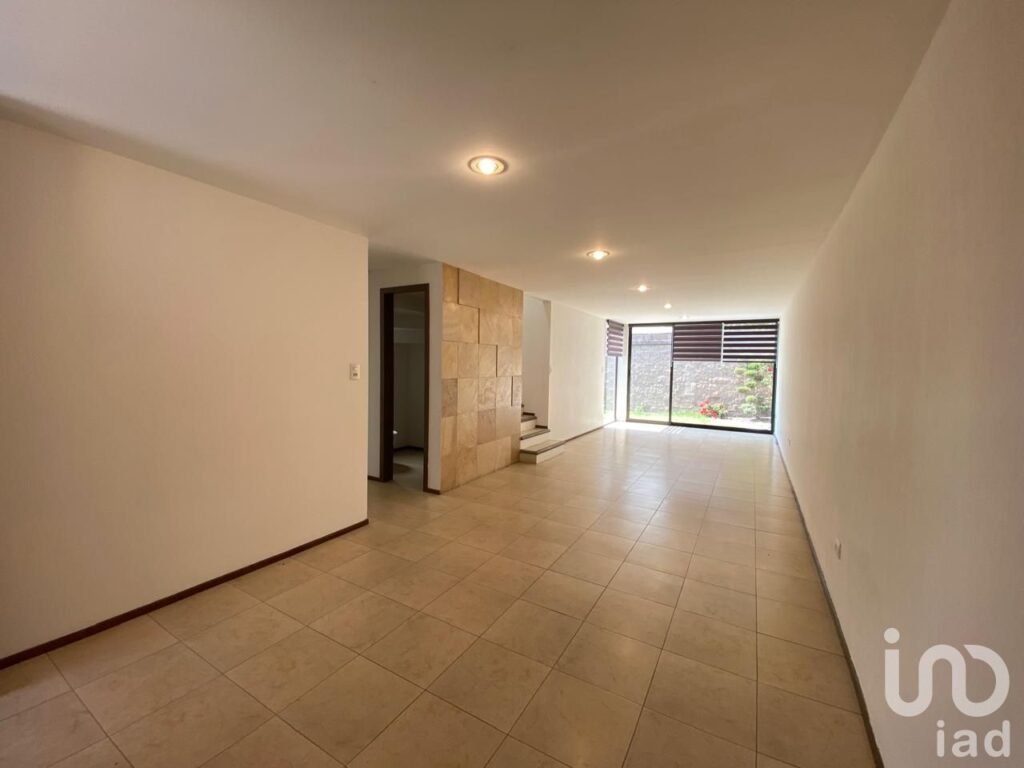 Casa de 3 recámaras en renta en Jardines de las Lomas, Cascatta, Lomas de Angelópolis