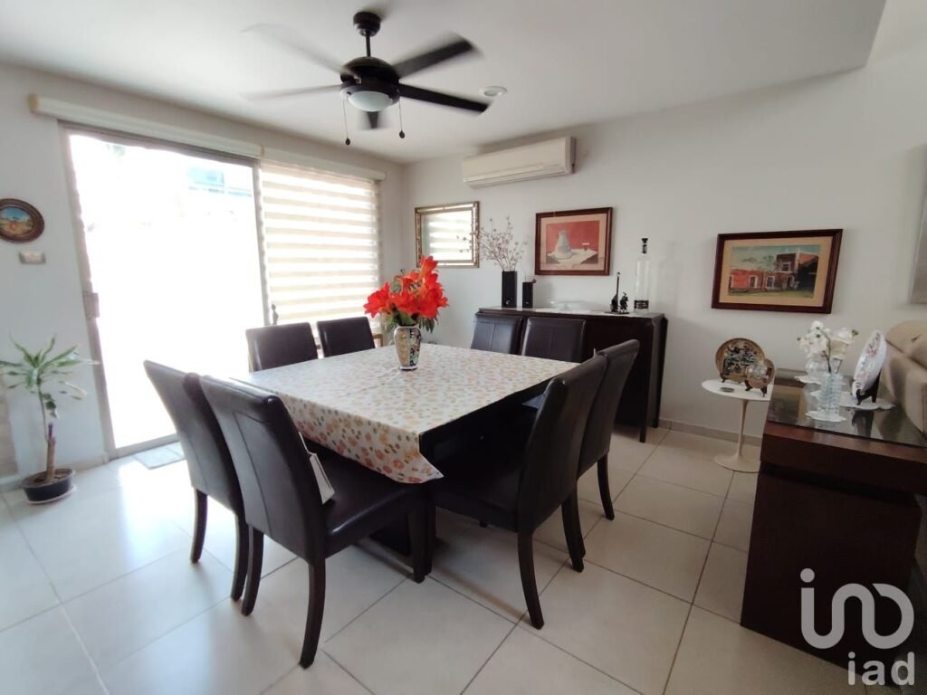 CASA EN VENTA EN LOMAS DEL SOL