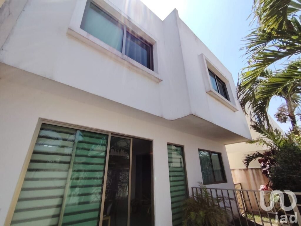 CASA EN VENTA EN LOMAS DEL SOL