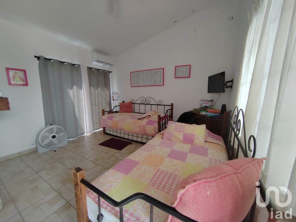 Casa en Cocoyoc con terreno amplio y entorno tranquilo