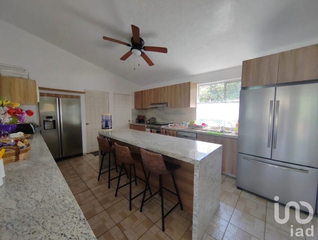 Casa en Cocoyoc con terreno amplio y entorno tranquilo