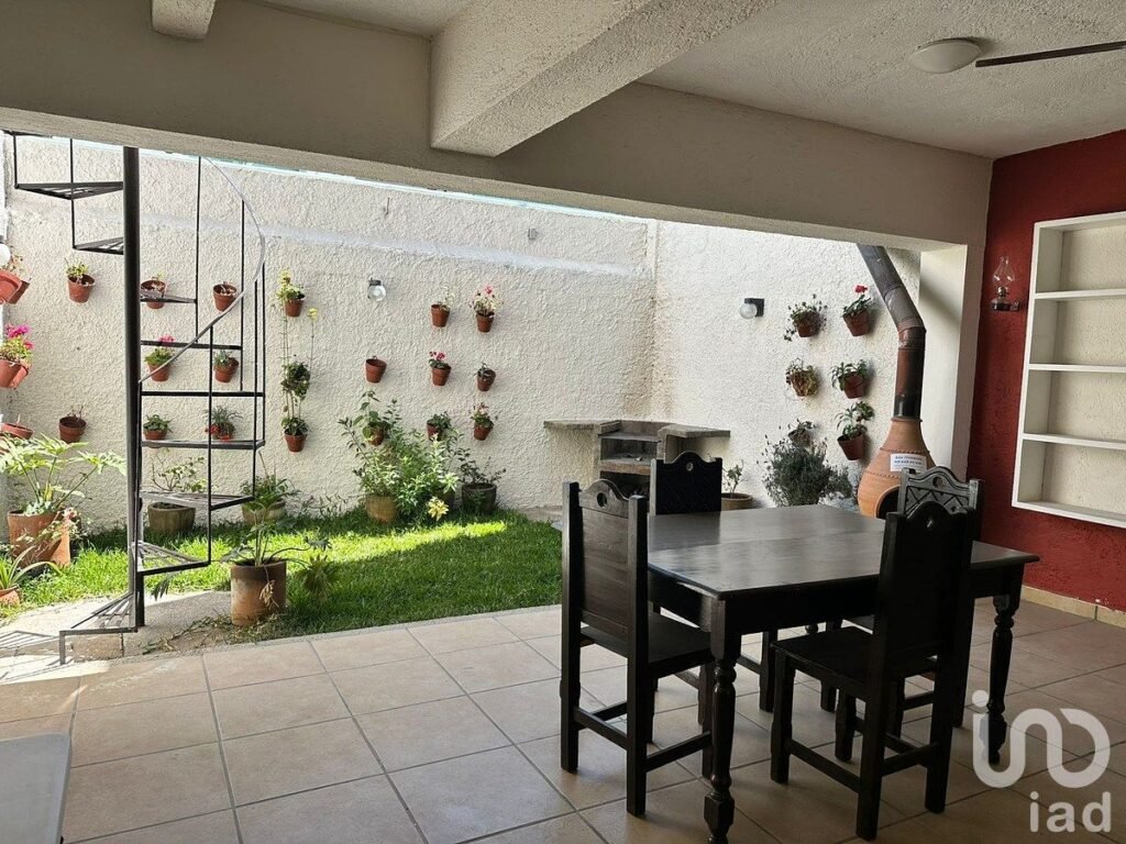 CASA AMUEBLADA EN RENTA FRACC. EL DEPORTIVO SAN CRISTOBAL