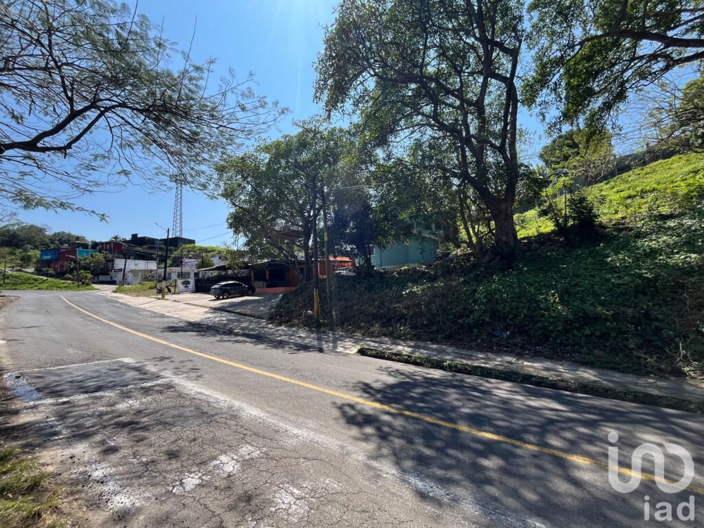 Terreno 3,835 m2 con restaurante y potencial turístico en Santiago Tuxtla, Veracruz