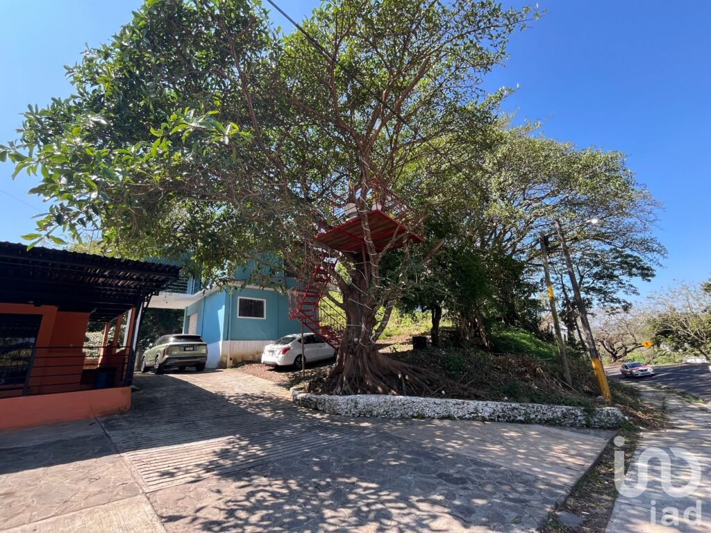 Terreno 3,835 m2 con restaurante y potencial turístico en Santiago Tuxtla, Veracruz