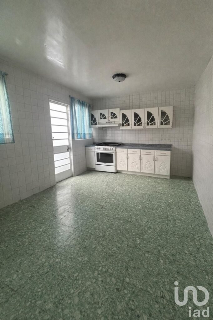 VENDO AMPLIA CASA EN COPILCO UNIVERSIDAD