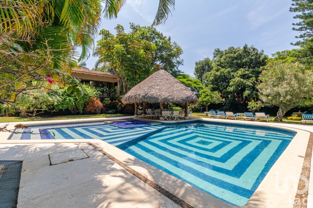 Exclusiva Residencia En Venta En Limoneros, Cuernavaca, Morelos