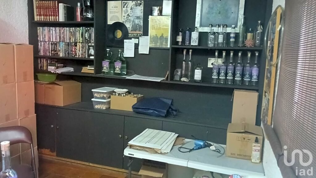 Venta San Nicolás Totolapan:  Terreno habitacional con casa ideal para  ocupar, ampliar o construir