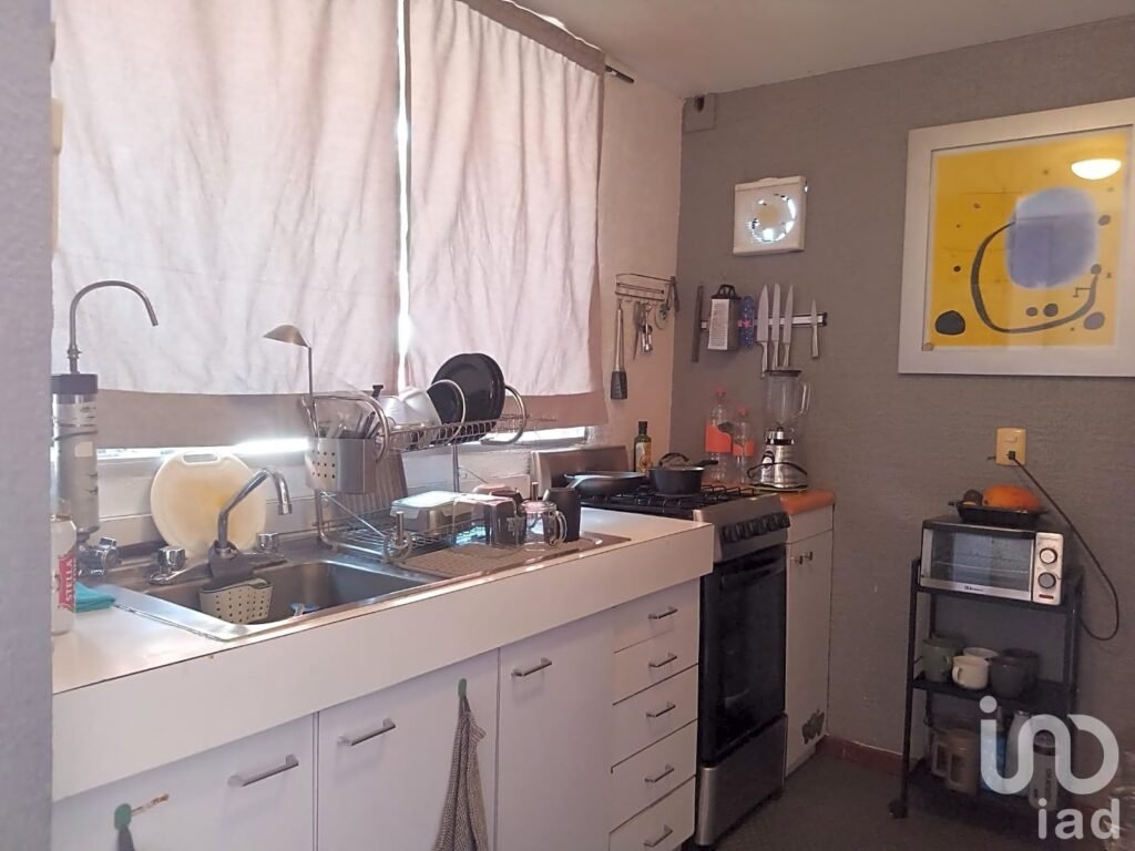 Venta San Nicolás Totolapan:  Terreno habitacional con casa ideal para  ocupar, ampliar o construir