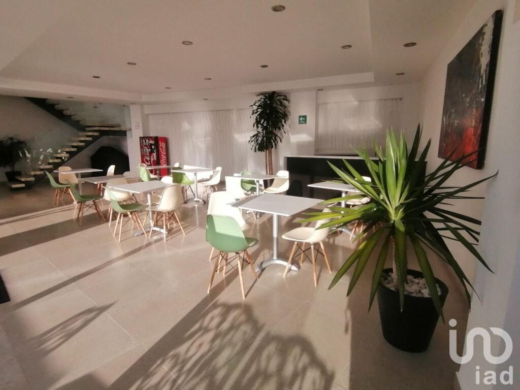 DEPARTAMENTO EN RENTA, SOBRE ATLIXCÁYOTL EN SAN MARTINITO