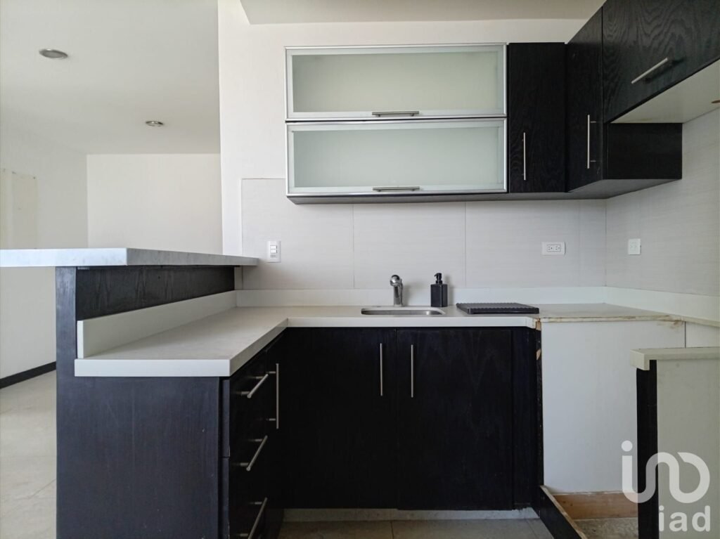 DEPARTAMENTO EN RENTA, SOBRE ATLIXCÁYOTL EN SAN MARTINITO