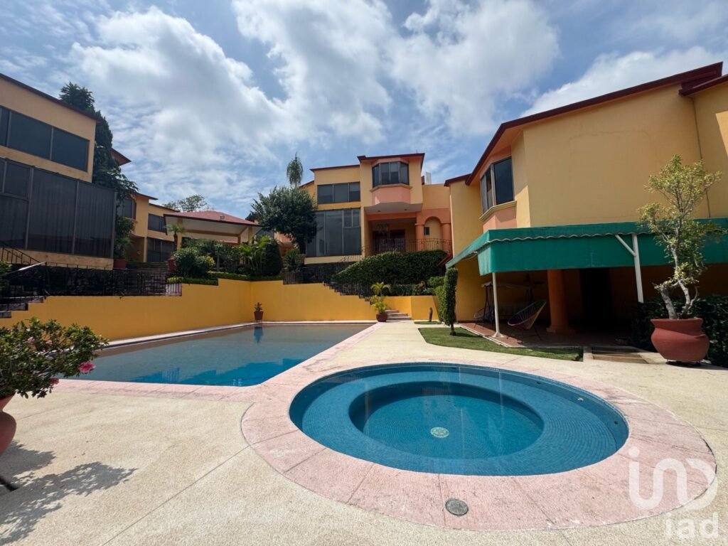 Casa en condominio en venta, en Cuernavaca, Doble seguridad, Provincias del Canadá