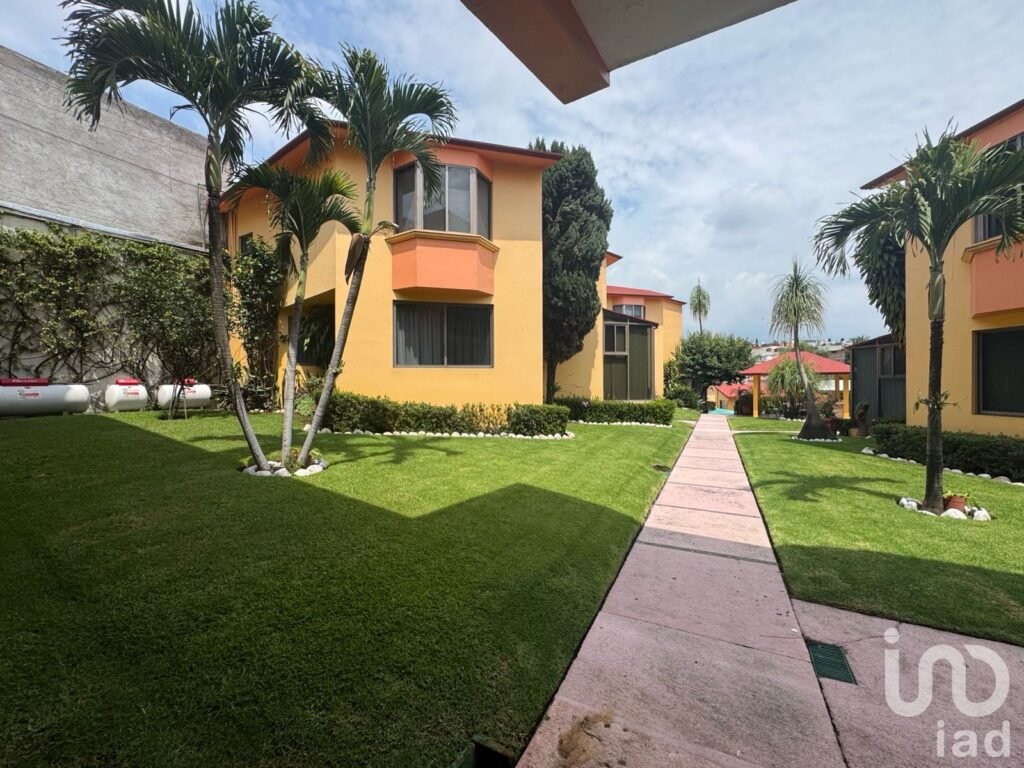 Casa en condominio en venta, en Cuernavaca, Doble seguridad, Provincias del Canadá
